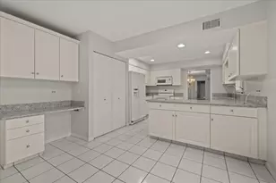 1440 Concorde Cir, Highland Park, IL 60035 - Photo 9