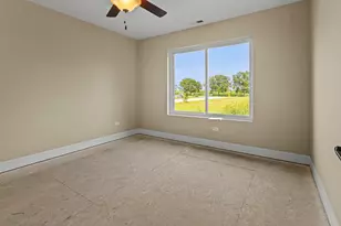 402 E Butler Ave, Grant Park, IL 60940 - Photo 27