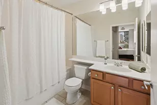233 E 13th St, Chicago, IL 60605 - Photo 9