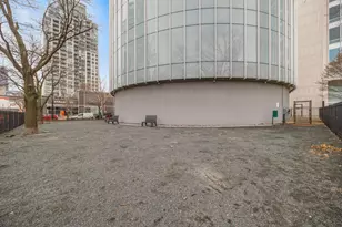 500 W Superior St, Chicago, IL 60654 - Photo 27