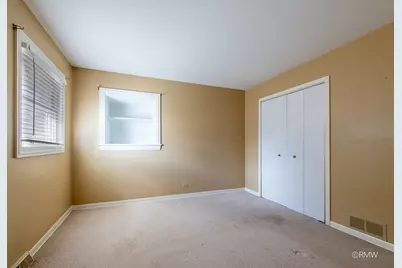 4 N 270 9th Avenue, Addison, IL 60101 - Photo 11