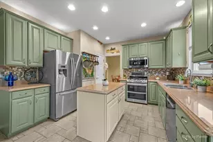 2693 Bull Run Dr, Aurora, IL 60503 - Photo 11