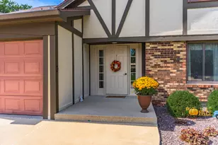 11 Brandywine Ct, Bloomington, IL 61704 - Photo 3