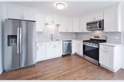 10107 Lawrence Court, Oak Lawn, IL 60453 - Photo 9