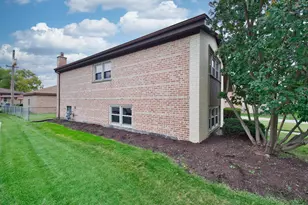 10107 Lawrence Ct, Oak Lawn, IL 60453 - Photo 45