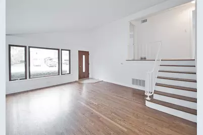 10107 Lawrence Court, Oak Lawn, IL 60453 - Photo 5
