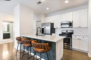 2040 W Belmont Ave, Chicago, IL 60618 - Photo 11