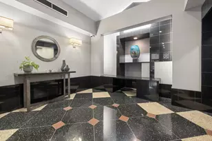 111 W Maple St, Chicago, IL 60610 - Photo 29