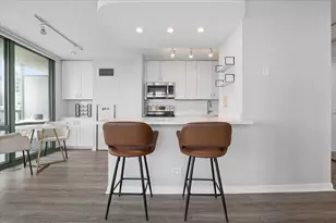 111 W Maple St, Chicago, IL 60610 - Photo 7