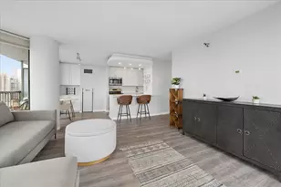 111 W Maple St, Chicago, IL 60610 - Photo 5