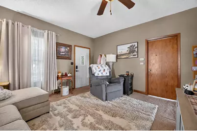 210 S 10th Street, Rochelle, IL 61068 - Photo 3