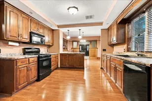 311 E Jefferson St, Clifton, IL 61727 - Photo 9