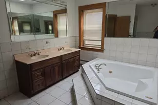 441 N Central Park Ave, Chicago, IL 60624 - Photo 25