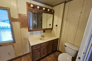 100 S East St, Chicago, IL 62898 - Photo 23