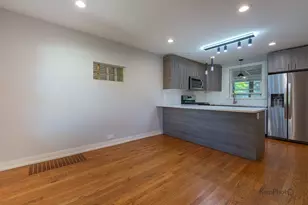 1335 Briar Ct, Des Plaines, IL 60018 - Photo 5