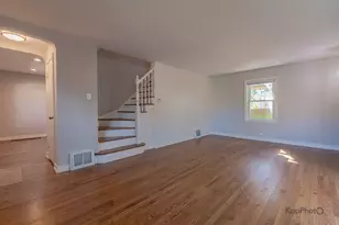 1335 Briar Ct, Des Plaines, IL 60018 - Photo 3