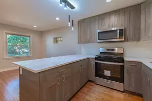 1335 Briar Ct, Des Plaines, IL 60018 - Photo 7