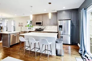 5011 W Strong St, Chicago, IL 60630 - Photo 7