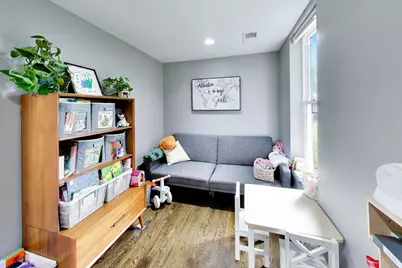 5011 W Strong Street, Chicago, IL 60630 - Photo 11