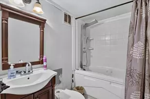 2831 Collins St, Rockford, IL 61109 - Photo 7