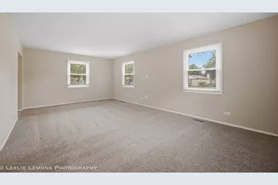 651 Woodhollow Lane, Buffalo Grove, IL 60089 - Photo 5