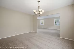 651 Woodhollow Ln, Buffalo Grove, IL 60089 - Photo 7