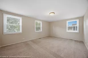 651 Woodhollow Ln, Buffalo Grove, IL 60089 - Photo 17