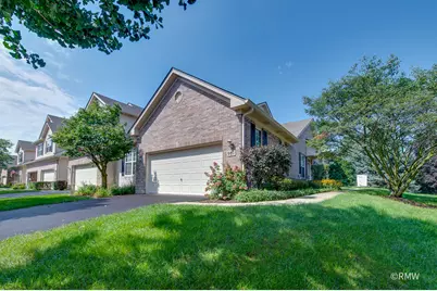 981 Oak Ridge Boulevard, Elgin, IL 60120 - Photo 1
