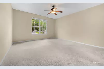 981 Oak Ridge Boulevard, Elgin, IL 60120 - Photo 15