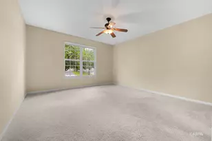981 Oak Ridge Blvd, Elgin, IL 60120 - Photo 15