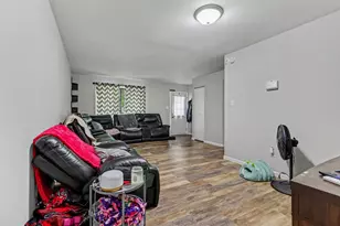 933 Shiloh Ct, Joliet, IL 60431 - Photo 3