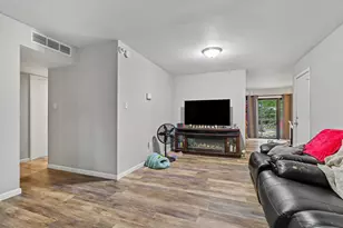 933 Shiloh Ct, Joliet, IL 60431 - Photo 5