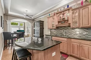 876 N Maple Ave, Palatine, IL 60067 - Photo 9