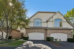 876 N Maple Ave, Palatine, IL 60067 - Photo 1