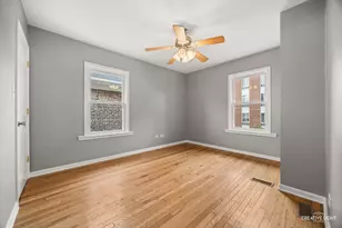 2608 E 74th Pl, Chicago, IL 60649 - Photo 9
