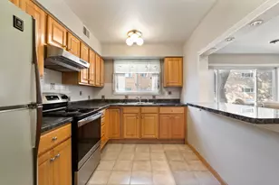 6220 N Ridge Ave, Chicago, IL 60660 - Photo 5