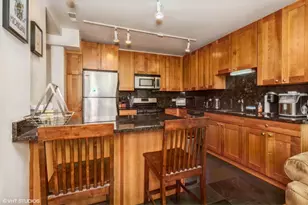 657 W Fulton St, Chicago, IL 60661 - Photo 3