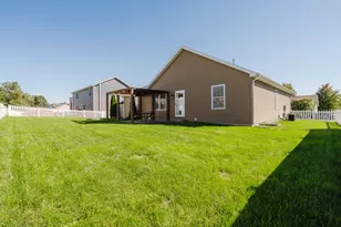 501 Newcastle Dr, Mackinaw, IL 61755 - Photo 45
