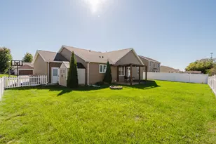 501 Newcastle Dr, Mackinaw, IL 61755 - Photo 43