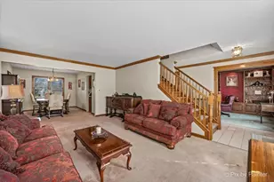 765 Crest Dr, Cary, IL 60013 - Photo 9