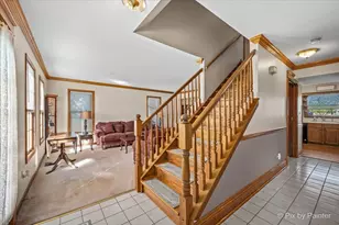 765 Crest Dr, Cary, IL 60013 - Photo 5