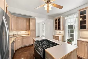 638 S Hough St, Barrington, IL 60010 - Photo 3