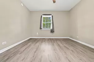 101 Emerson Dr, Schaumburg, IL 60193 - Photo 23