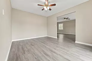 101 Emerson Dr, Schaumburg, IL 60193 - Photo 17
