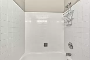 101 Emerson Dr, Schaumburg, IL 60193 - Photo 15