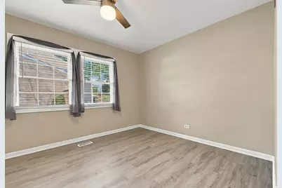 101 Emerson Drive, Schaumburg, IL 60193 - Photo 33