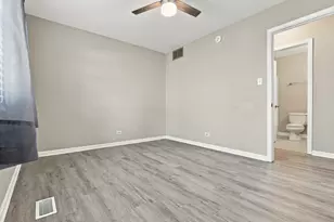 101 Emerson Dr, Schaumburg, IL 60193 - Photo 29
