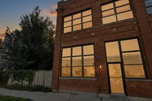1111 W Cornelia Ave, Chicago, IL 60657 - Photo 23