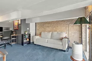 1111 W Cornelia Ave, Chicago, IL 60657 - Photo 15