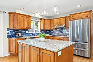 163 Stonegate Ct, Glen Ellyn, IL 60137 - Photo 9